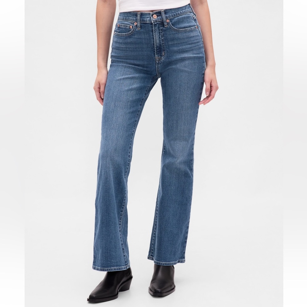 NWOT!! GAP Women's High Rise 70s Flare